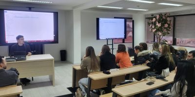 studenti i predavac 01